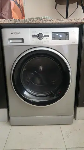 Whrilpool Washer dryer 9/6kg Front door