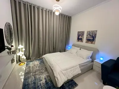 Immaculate Studio II Prime Location II Exclusive Offer