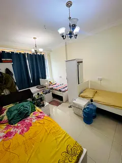 No commission- 4 sharing executive accommodation