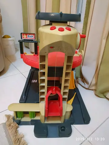 Kids garage