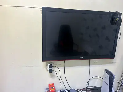 LG LCD TV.
