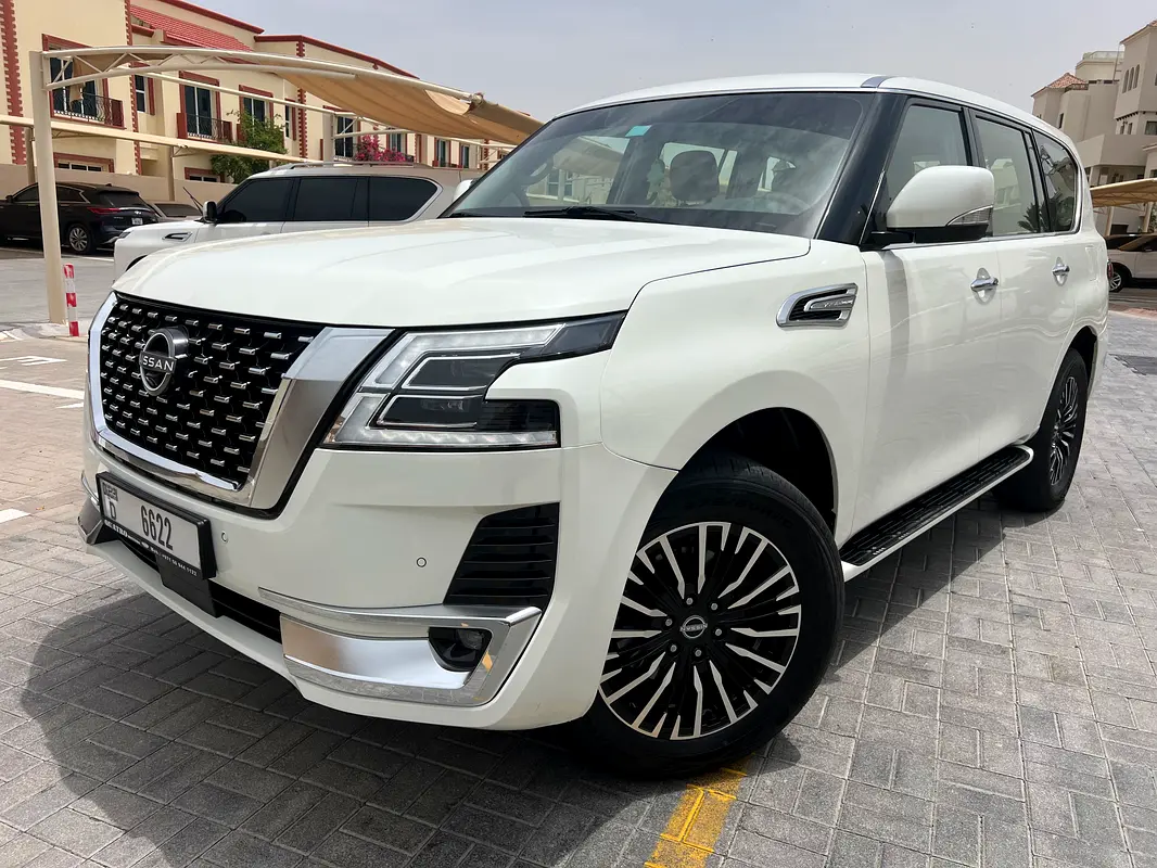 Nissan Patrol 2018 — photo 1 of 12