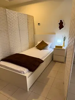 Premium Ladies Bed Space ♥️ Cozy Living with Foldable Privacy Screen 🪞🏡