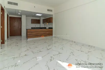 6 cheques | New bulding | Near beach
