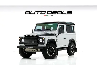 2016 Land Rover Defender 90 Station Wagon | GCC Specs | Full Service History | Excellent Condition