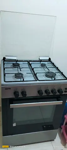 4 burner GEEPAS cooking range for sale