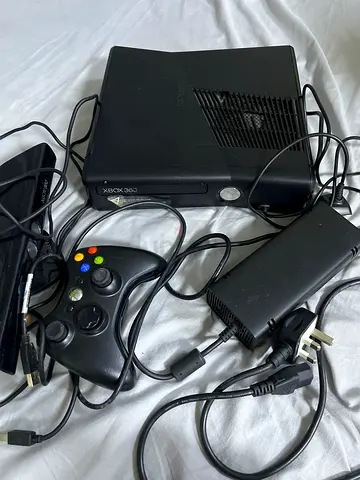 Xbox 360 Slim console with power brick and wired controller - used
