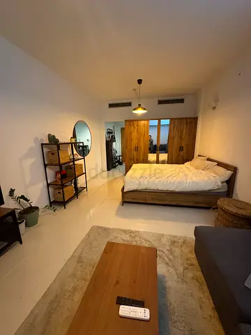 Room in Downtown | Metro 3 min | Private Balcony | Apartment Shared with 1 Female Only