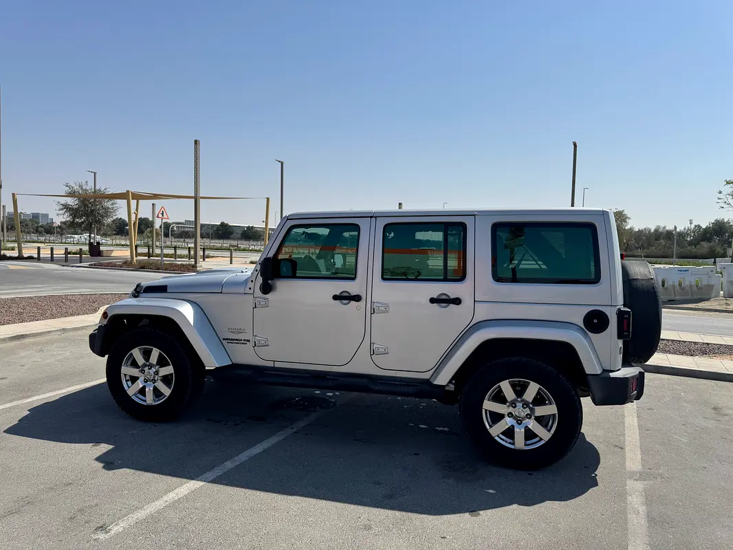 Jeep Wrangler Unlimited 2012 — photo 1 of 9