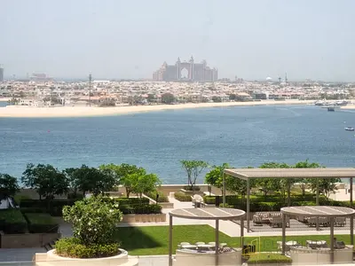 Vacant | Spacious 1 BR | Beach Front