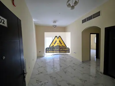 شقة غرفة وصالة للإيجار في الجرف 2 ببلكونة وإطلالة مفتوحة وباركن مجاني وموقع حيوي قريب من الخدمات