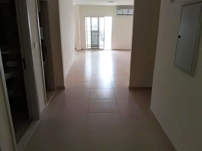 ارخص ثلاث غرف وصالة ارل ساكن للإيجار السنوي في منطقة المجاز 2 ( غرفة ماستر ) 3حمامات | صاله بمساحة كبيره | بلكون بإطلالة مفتوحة | موقع استراتيجي