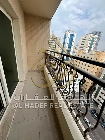 🏠 للايجار في الشارقة – القاسمية (الند) ✨ شقة واسعة بمواصفات راقية!  📍 المواصفات: • 3 غرف نوم + صالة • صالة مع موزع • غرفة خادمة ماستر • باركن مجاني