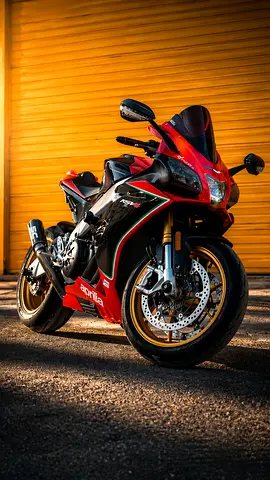 Aprilia RSV4 RR 2018