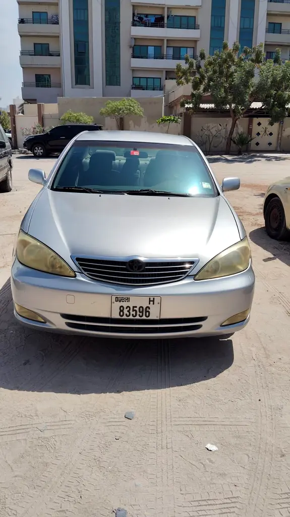 Toyota Camry 2004 — photo 1 of 4