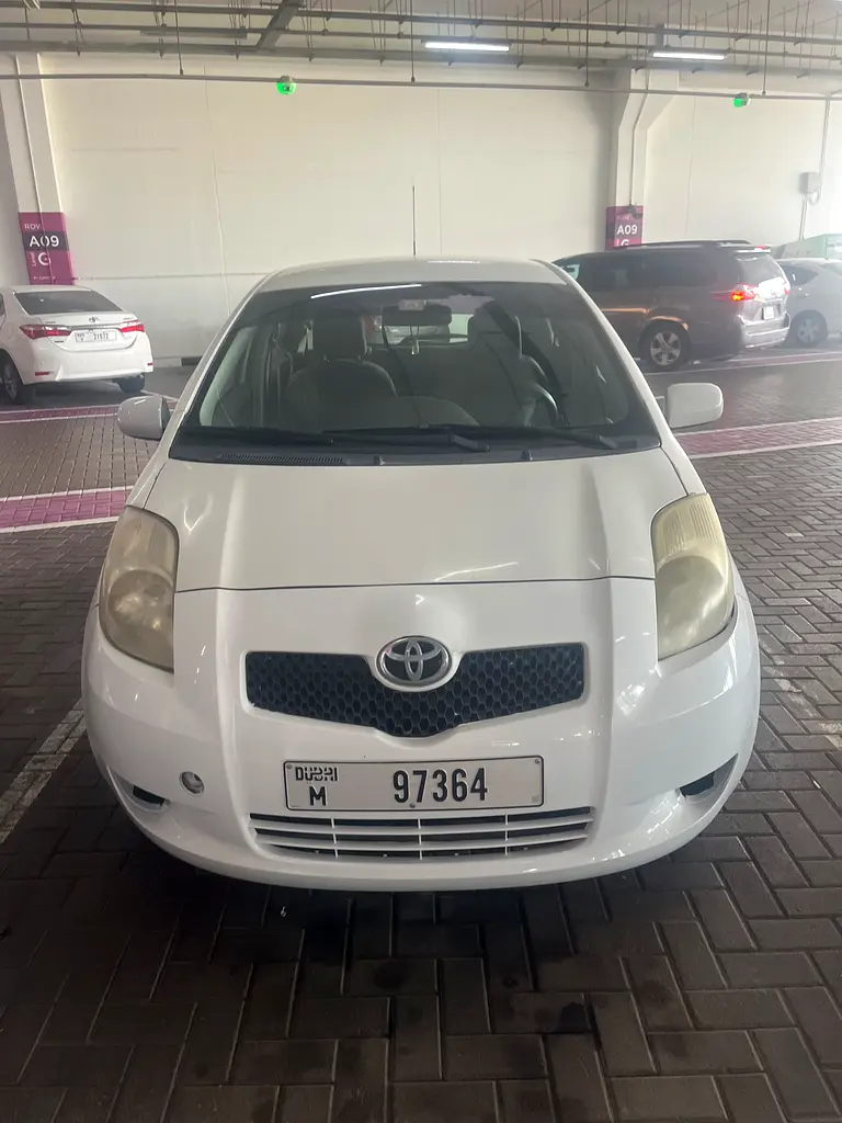 Toyota Yaris 2007 — photo 1 of 6