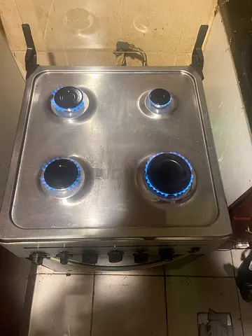 4-Burner Stainless Steel Gas Stove - Cooking range - Working Condition