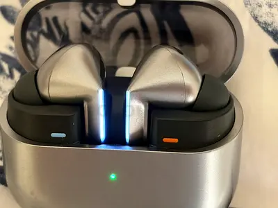 Samsung Buds Pro3 black color used in excellent conditions 300 dhs.