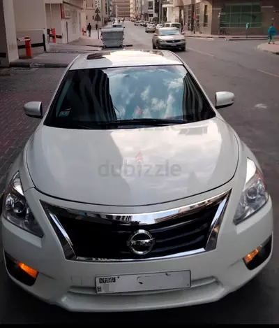 Nissan Altima SV 2015, American Specs - Well Maintained
