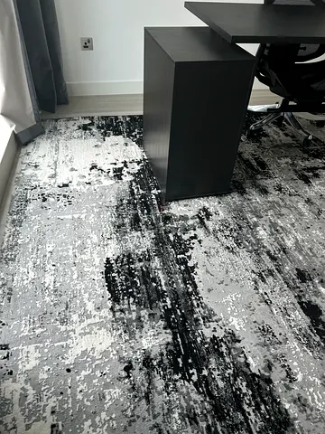 Large Modern Grey Abstract Area Rug 2.5*3.5 meters (Lightly Used)