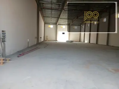 7500 قدم أم القيوين شارع رئيسي كهرباء 70 كيلوات 320 ألف جاهز للإيجار نشاطات غير غذائية