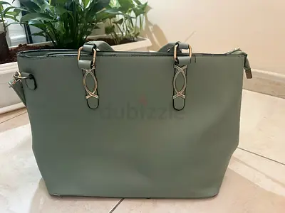 Elegant women’s handbag for Sale