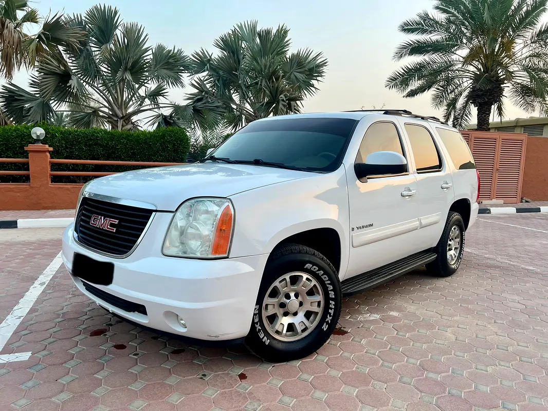GMC Yukon 2008 — photo 1 of 15