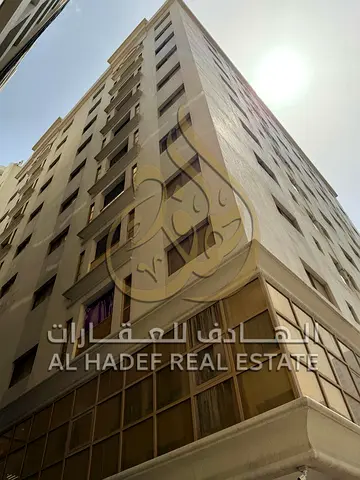 صرح استثماري شامخ | شارع الخان النابض | عوائد مليونية مستدامة ✨ تتشرف شركة الهادف العقارية بأن تقدم للنخبة من المستثمرين ورجال الأعمال فرصة استثمارية