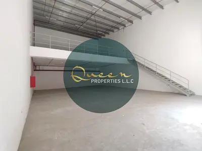 مستودع للايجار السنوي بالجرف الصناعية بعجمان اول ساكن بمساحة مميزة وميزانين وكهرباء 20 كيلو وات