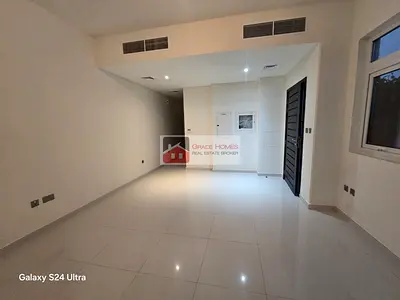 CORNER & SINGLE ROW 3 BEDROOM+MAID NEAR ENTRANCE!!