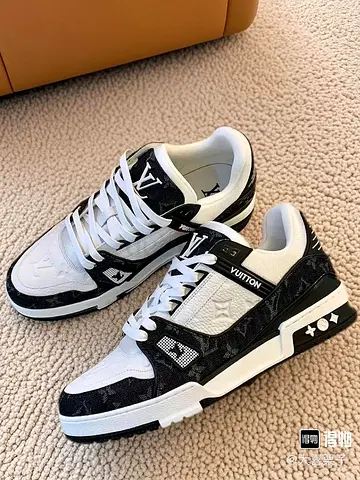 Louis Vuitton Monogram Black  White Low-Top Sneakers - Size 36 to 46