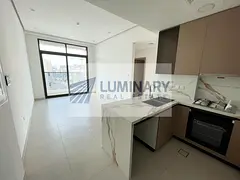 Luxurious Brand new ready to move store and study room