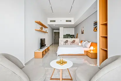 Newly Furnished II Ready To Move II Bright And Airy