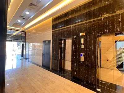 فرصة مميزة للسكن الراقي لكورنبش عجمان _ بالقرب من البحر بسعر رائع!