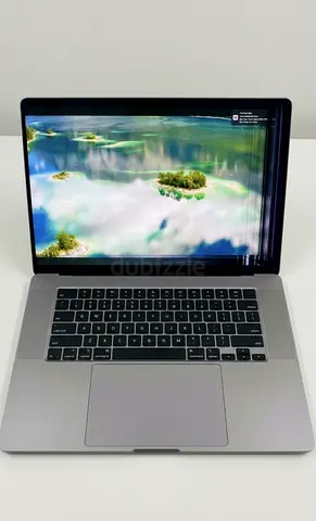 MacBook Pro 16-inch (2021) – Apple M1 Max – 24-Core GPU – 64GB RAM – 1TB SSD (screen damaged)