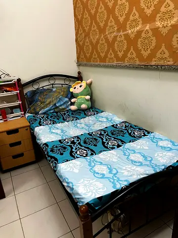 Indian Female bed space available