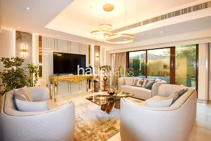 Upgraded | Vastu | Beautfully Presented