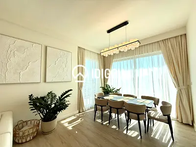 Park view | Upgraded | Vacant | Spacious