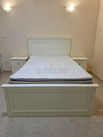 Dubble size bed with mattress and side table