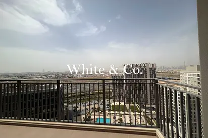Stunning Skyline Views | PENTHOUSE | Spacious 2 Bedroom