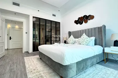 Fully Furnished | Upgraded | Close to Metro