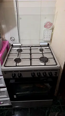Four burners free standing Cooker