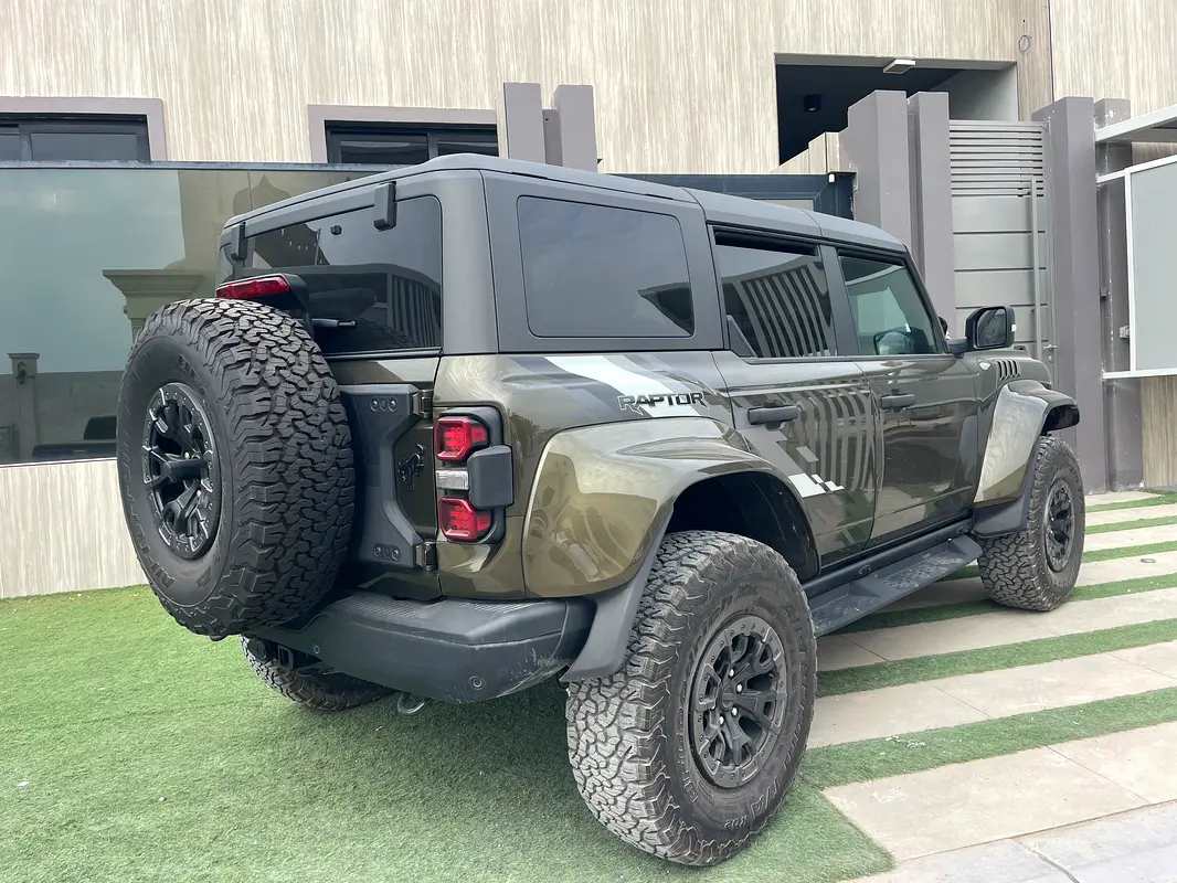 Ford Bronco 2024 — photo 1 of 6