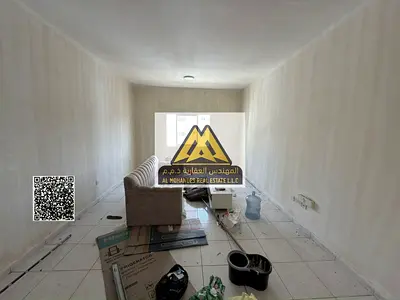 استوديو بالنعيمية 2 عجمان، مساحة كبيرة، مطبخ شبه منفصل، شارع الملك فيصل، 18 ألف سنويًا على 4 دفعات، موقع حيوي وقريب الخدمات.