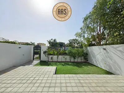 SINGLE ROW LUXURY LIVING 3BR+MAID VILLA JUST 158K