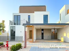 High-end Design | Corner | Keys in Hand | Vacant