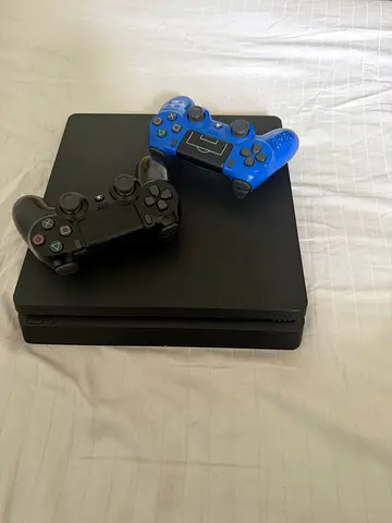 PlayStation 4 slim