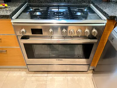 Bosch 6 series 5 burner top gas with electric ⚡️ oven cooking range