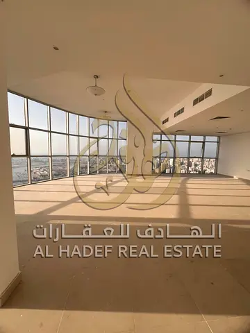 بنتهاوس للإيجار في الشارقة – المجاز 1  متاح أكبر بنتهاوس في المنطقة بمواصفات راقية:  4 غرف نوم واسعة  صالة كبيرة  6 حمامات  غرفة خادمة  مجلس مستقل  أو