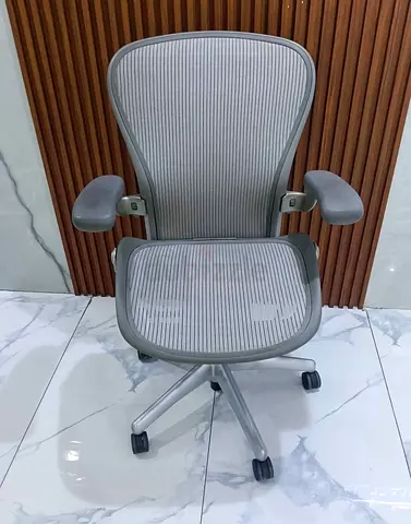 For selling Herman Miller Areon chair size B and C full loaded